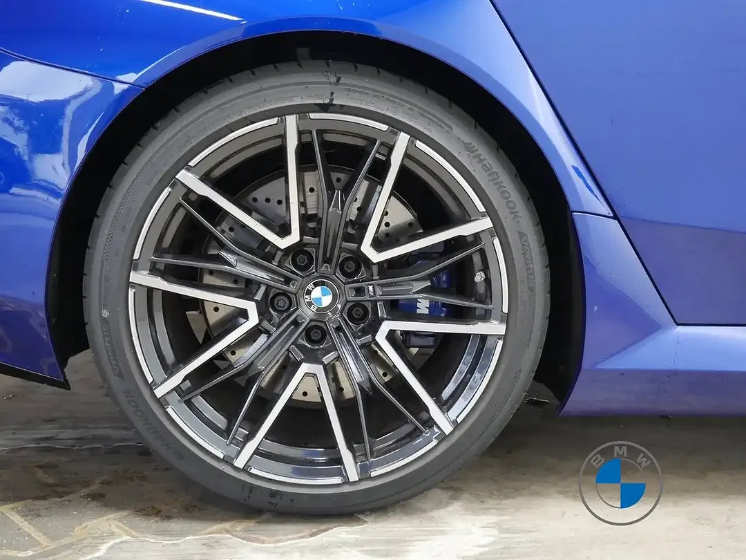 BMW M5 - Thumbnail 6