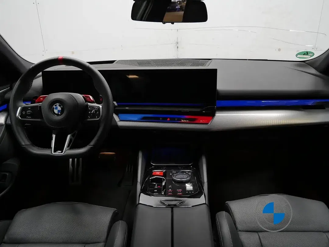 BMW M5 - Thumbnail 8