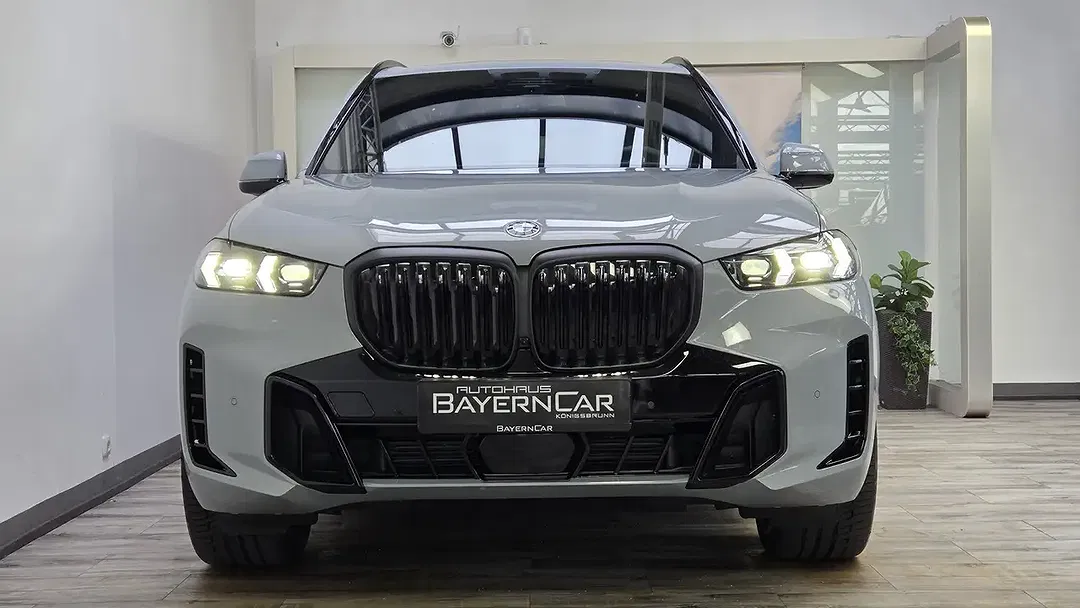 BMW X5 - Thumbnail 2