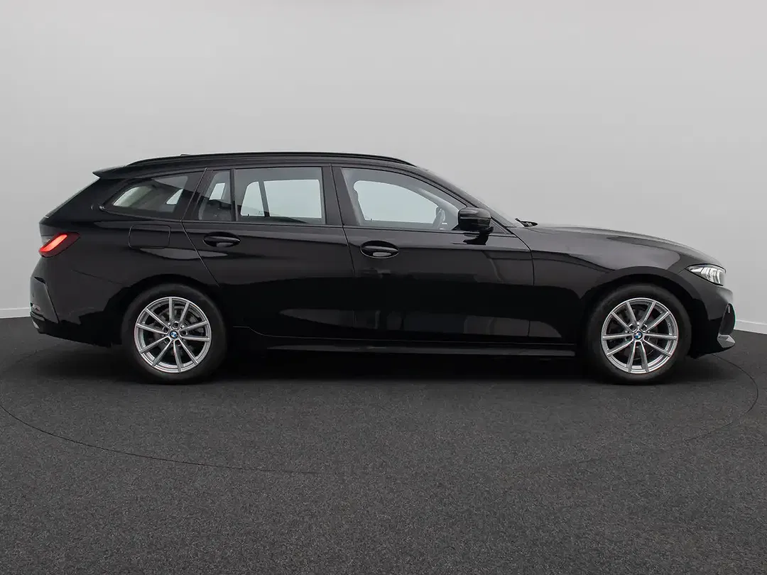 BMW 320 - Thumbnail 5