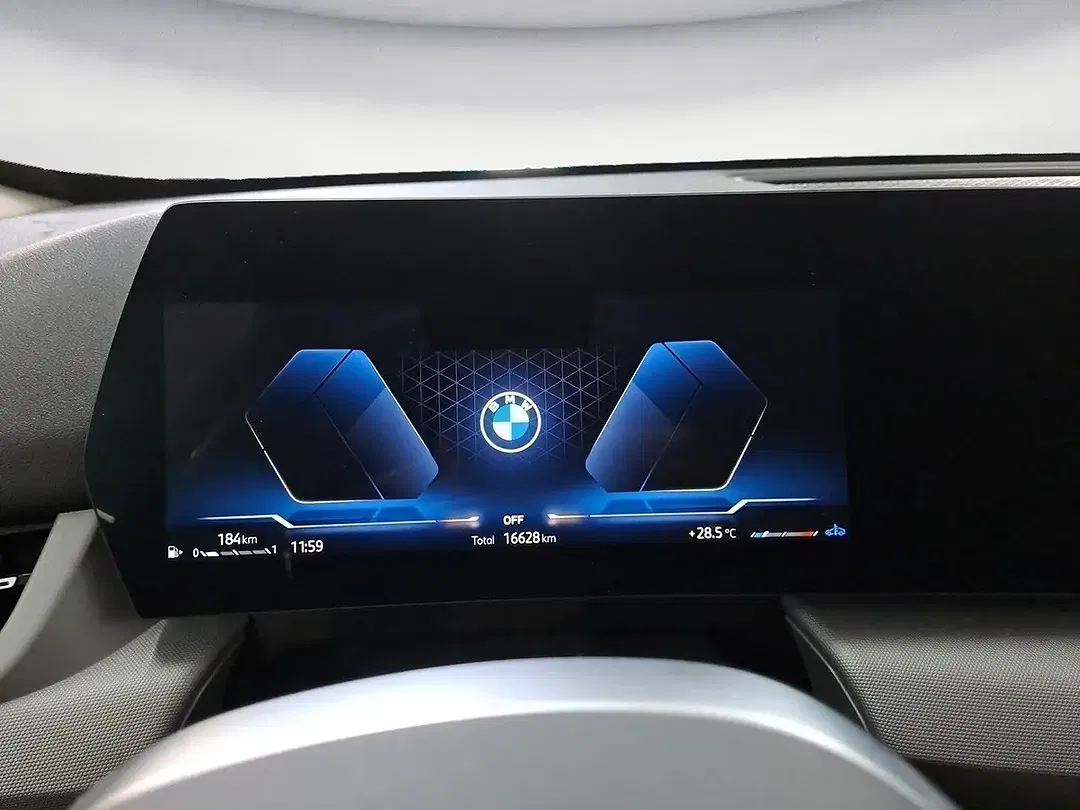 BMW X1 - Thumbnail 12