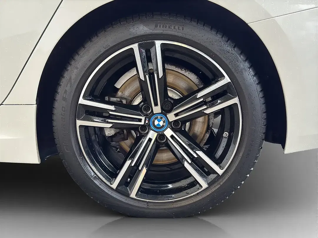 BMW 330 - Thumbnail 11