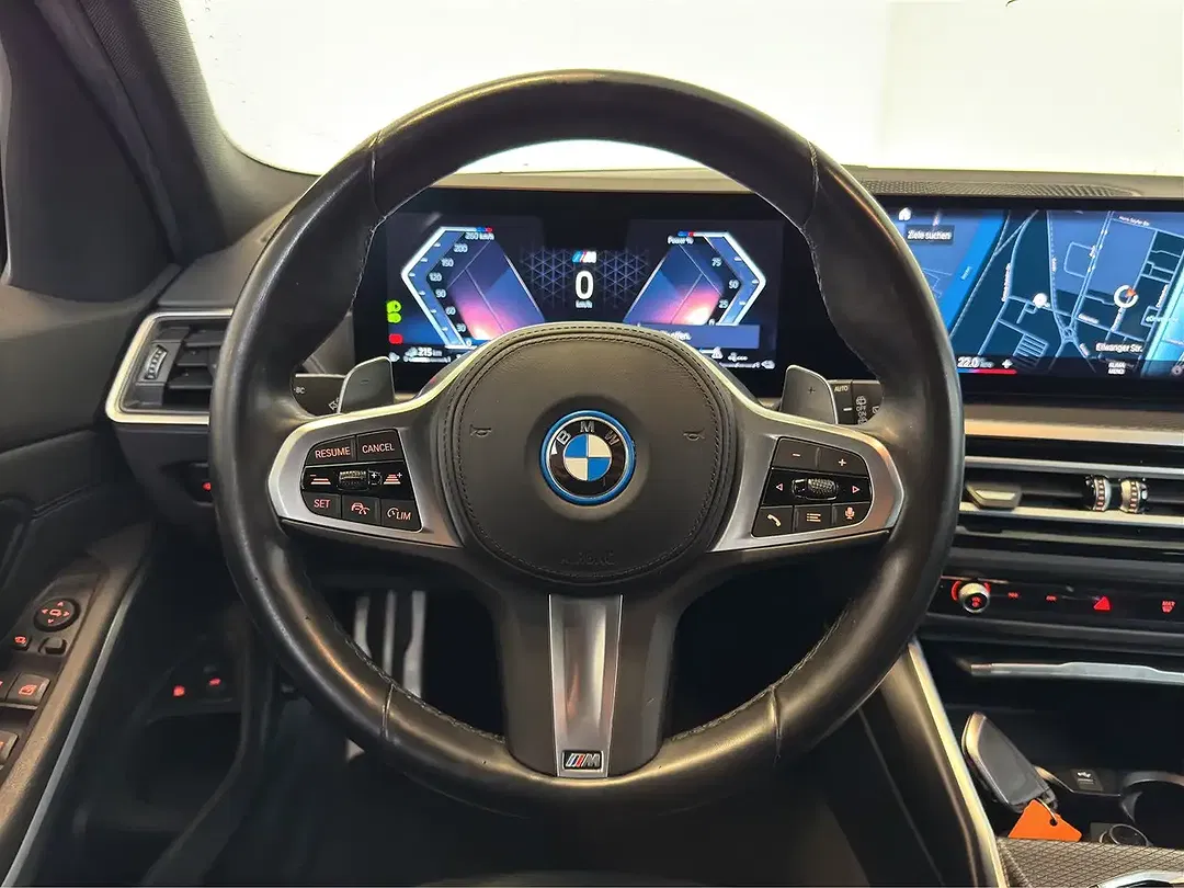 BMW 330 - Thumbnail 6