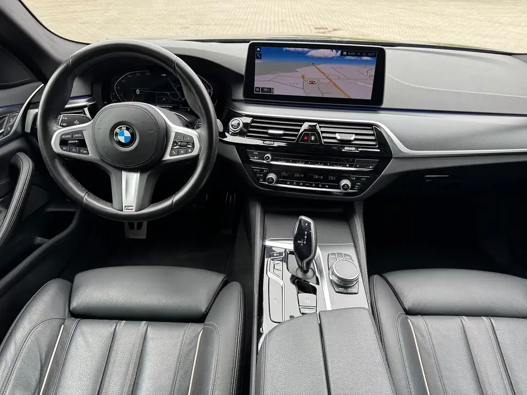 BMW 520 - Thumbnail 12
