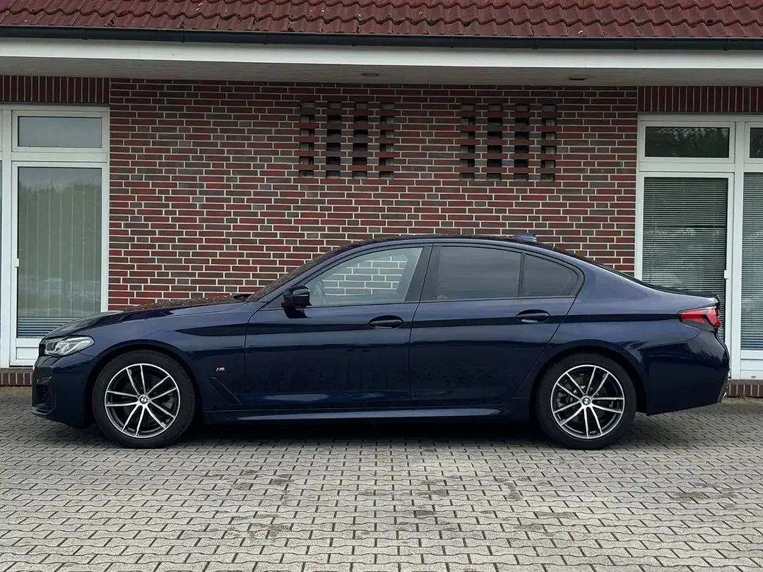 BMW 520 - Thumbnail 2