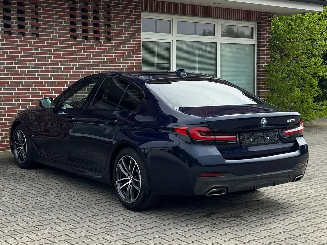 BMW 520 - Thumbnail 3