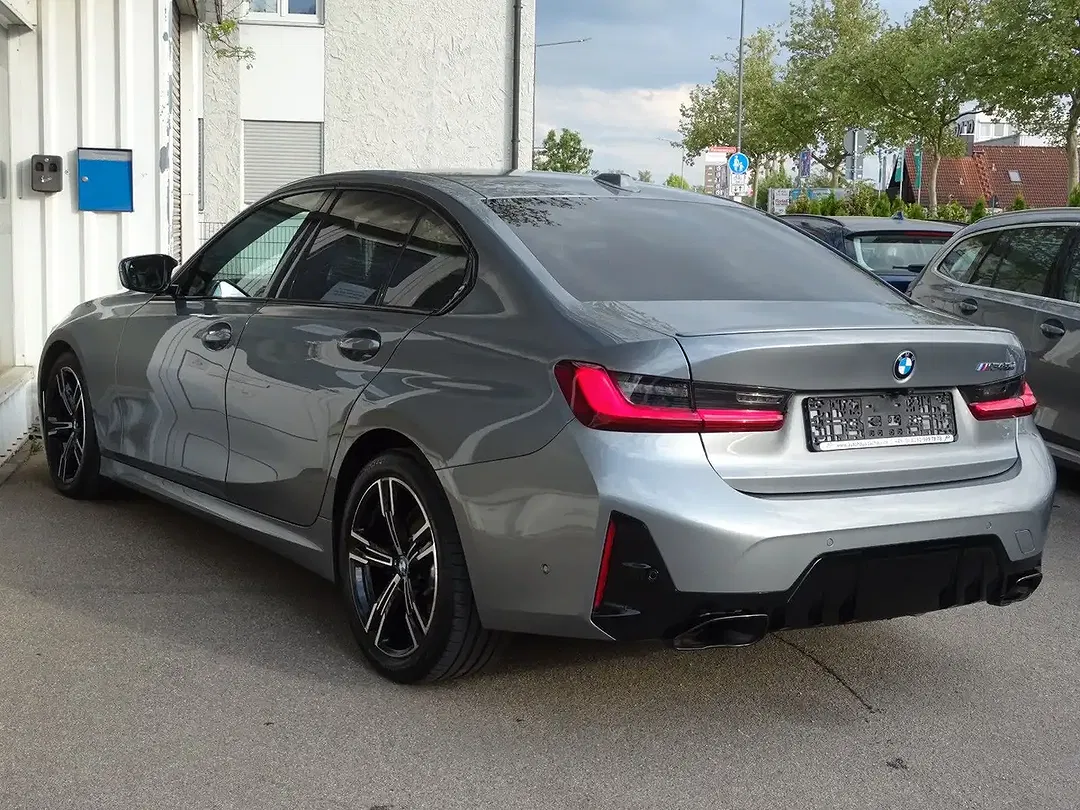 BMW M3 - Thumbnail 4