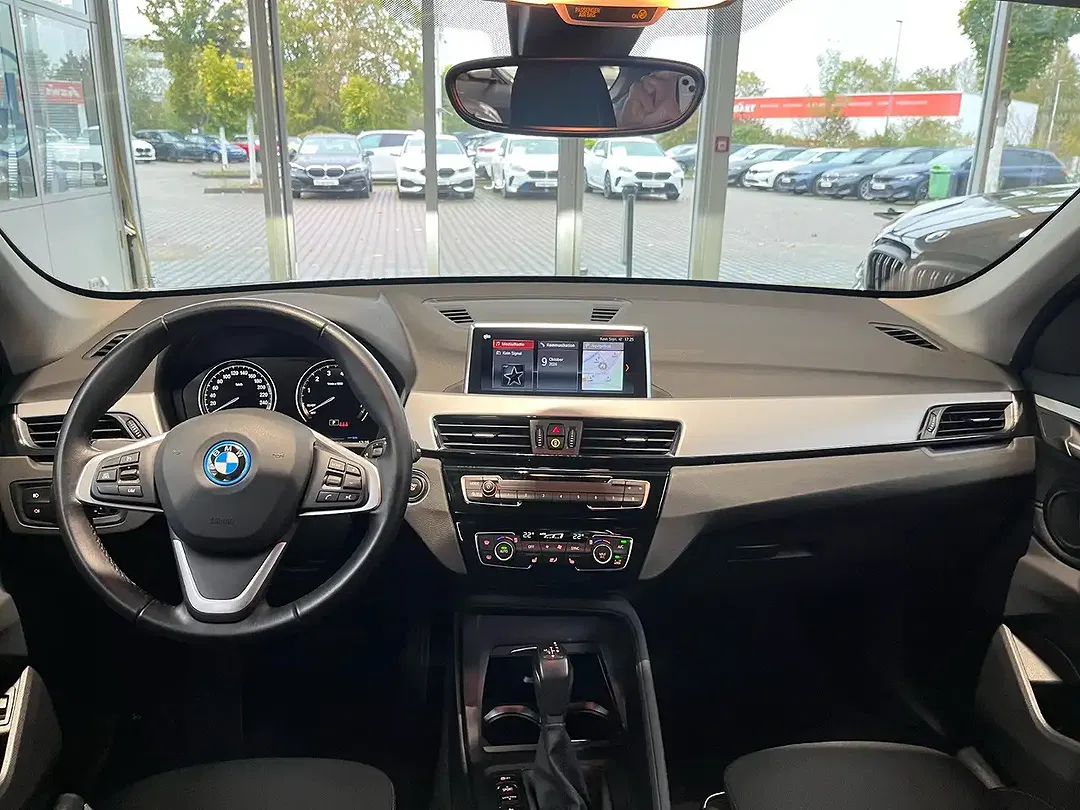 BMW X1 - Thumbnail 12