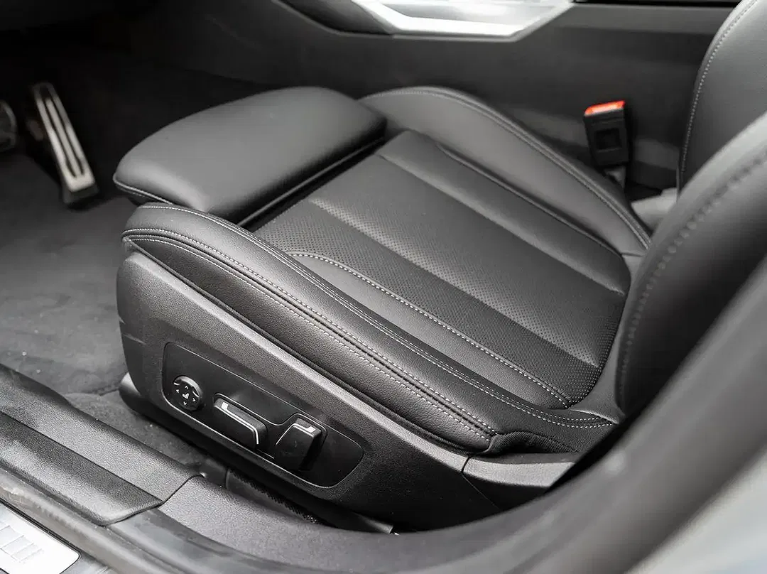 BMW 330 - Thumbnail 8