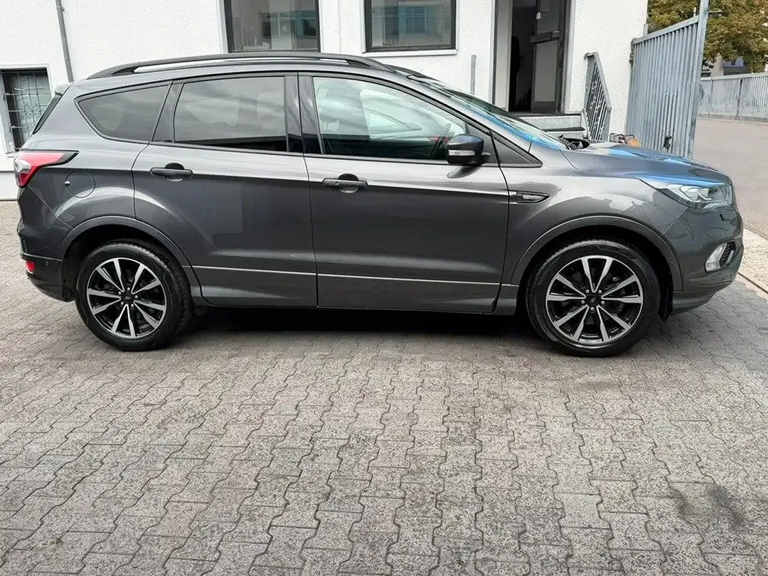 Ford Kuga - Thumbnail 12