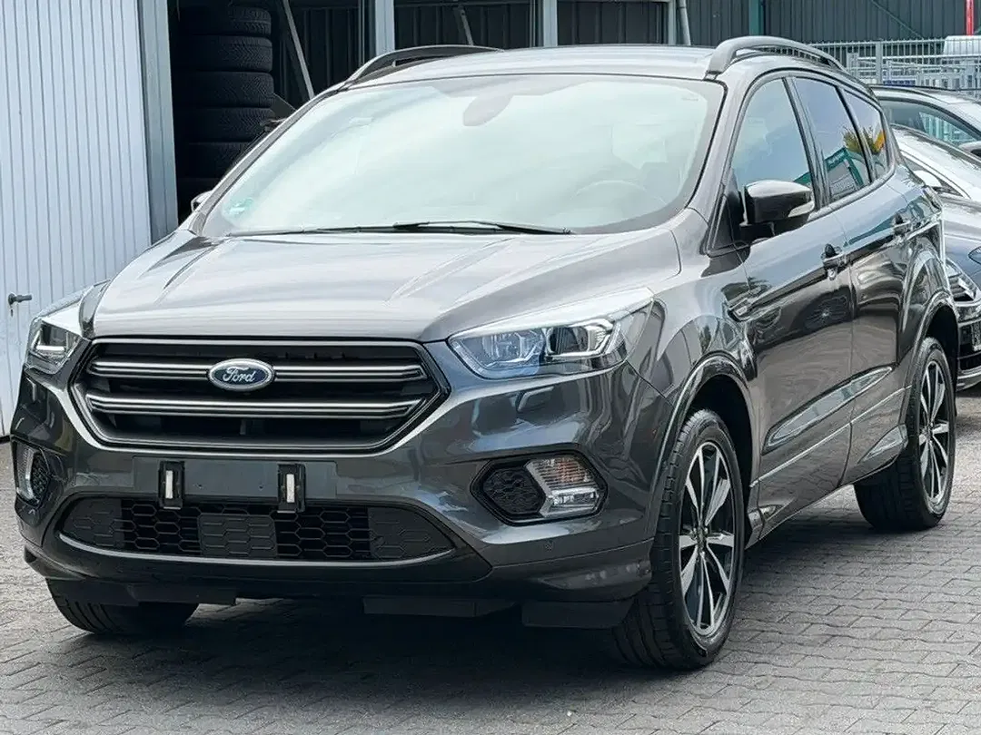 Ford Kuga - Thumbnail 2