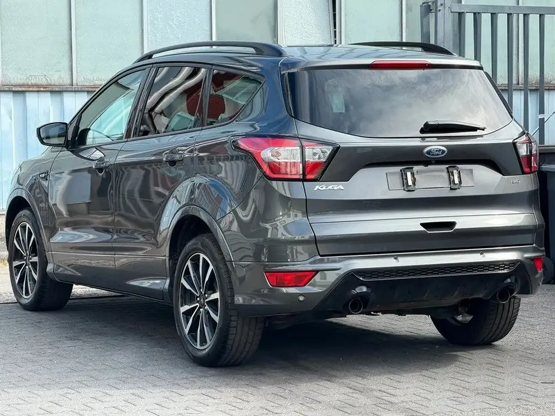 Ford Kuga - Thumbnail 3