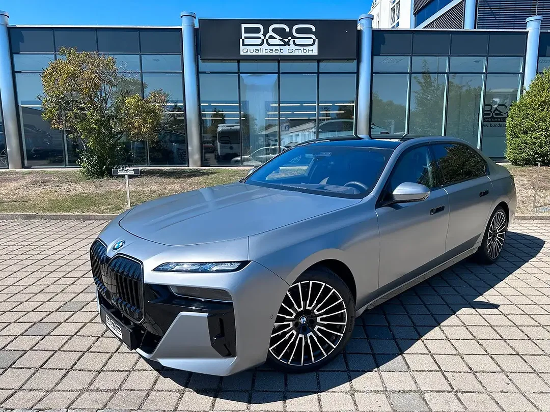 BMW 740 - Afbeelding 1