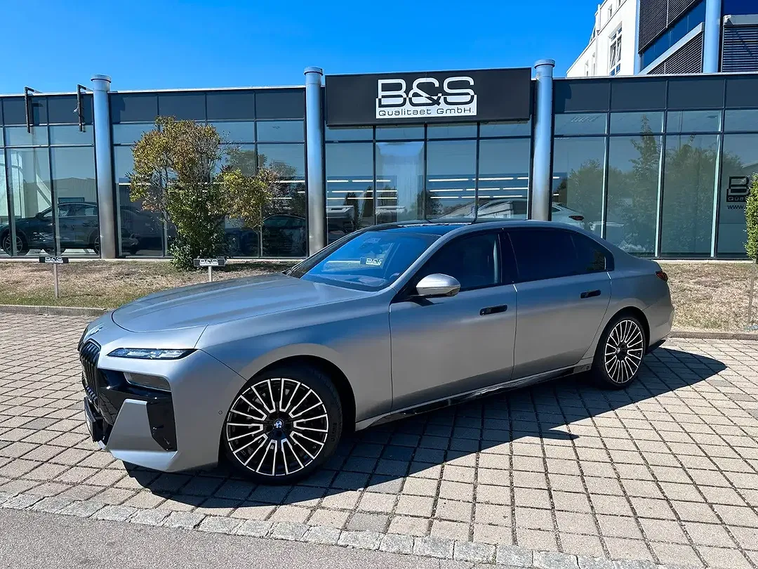 BMW 740 - Thumbnail 4