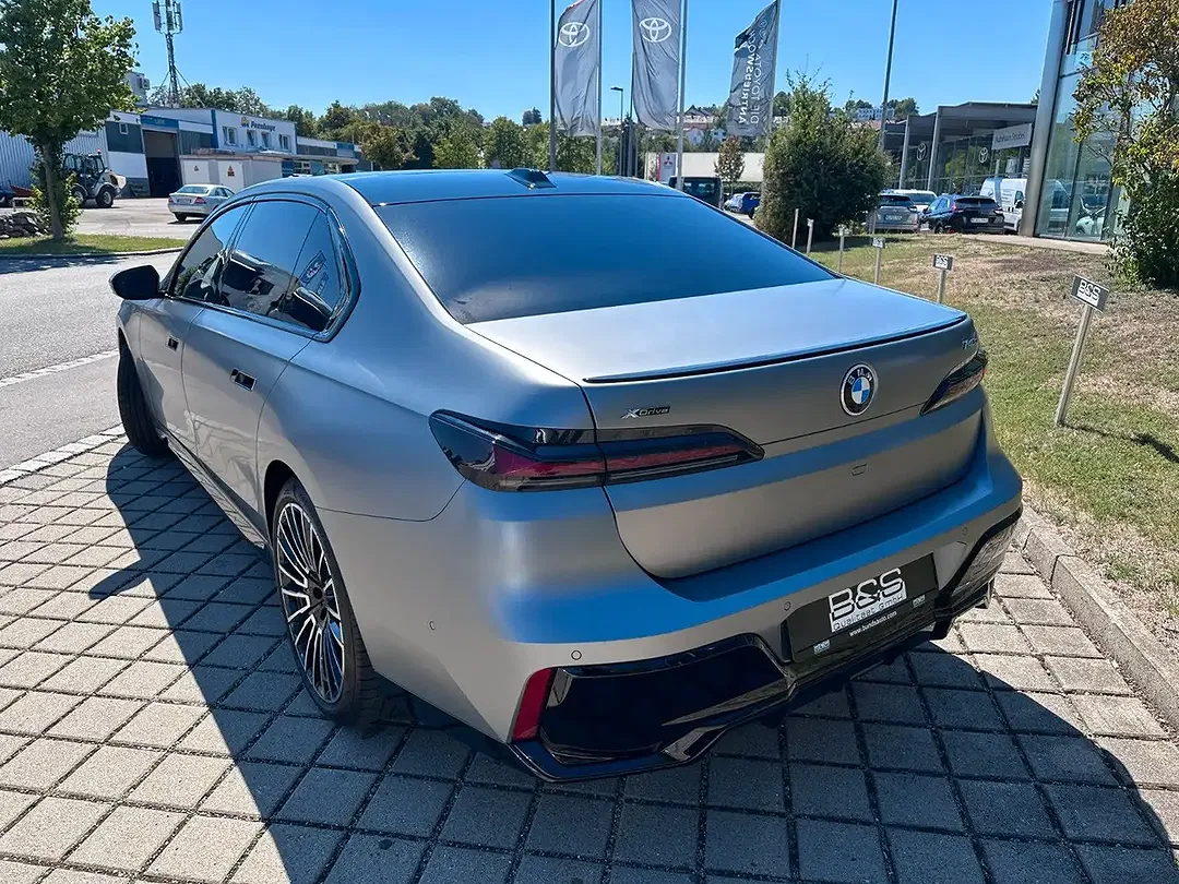 BMW 740 - Thumbnail 5