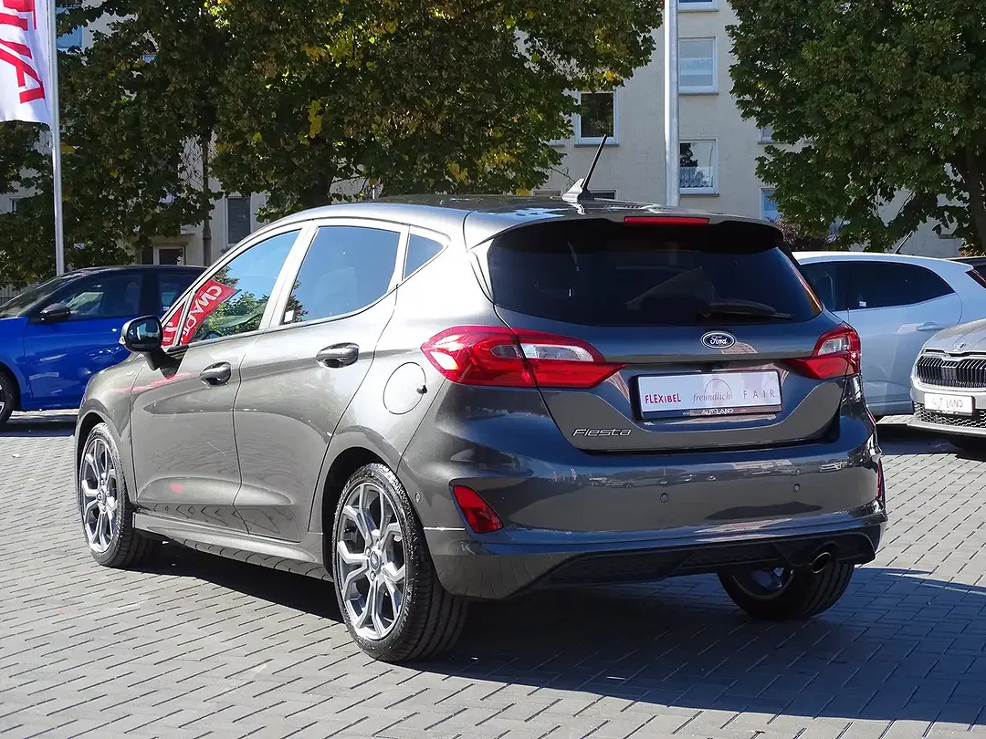 Ford Fiesta - Thumbnail 3