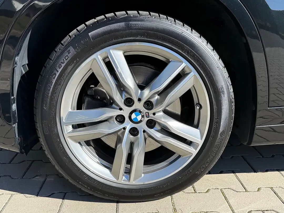 BMW X1 - Thumbnail 11