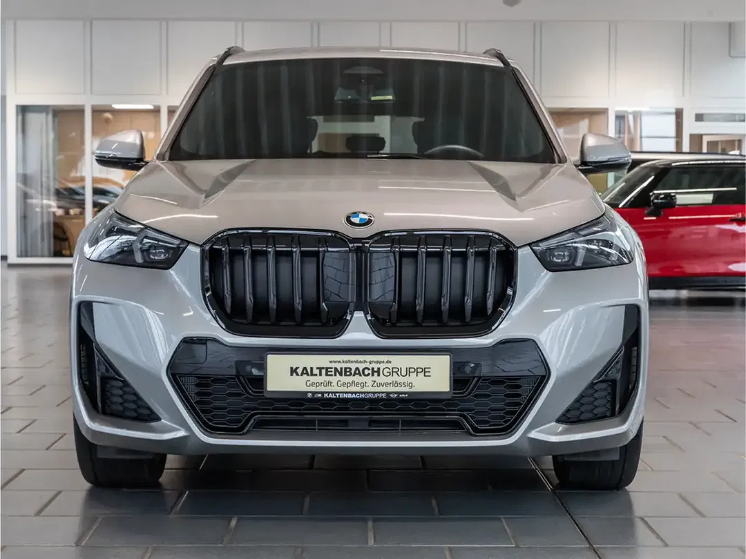 BMW X1 - Thumbnail 4