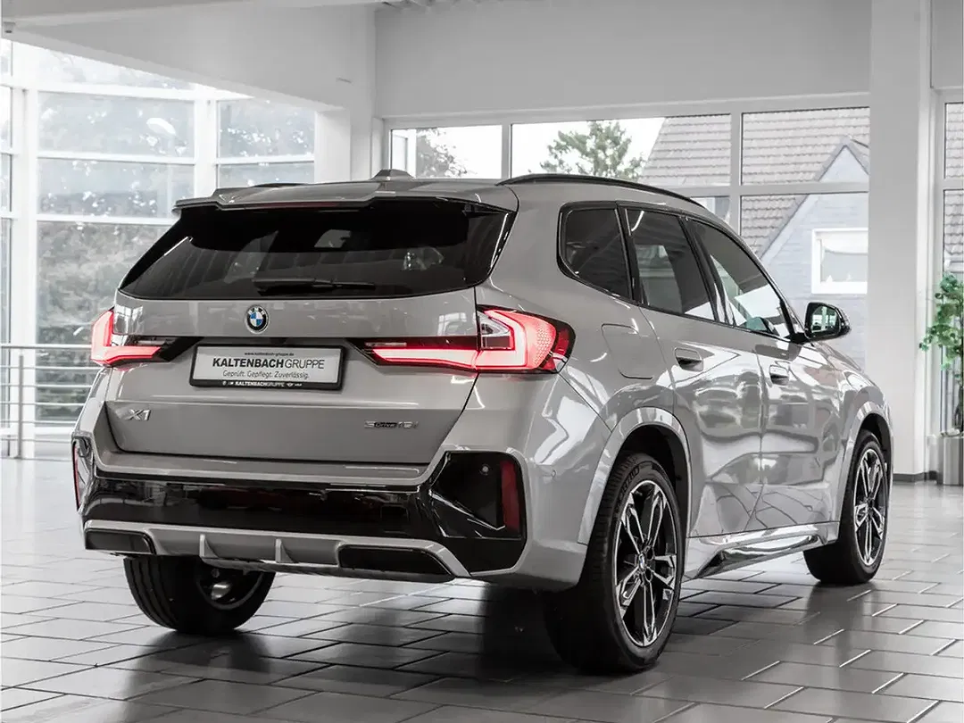 BMW X1 - Thumbnail 6