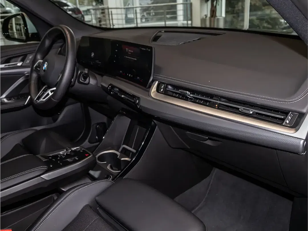 BMW X1 - Thumbnail 9