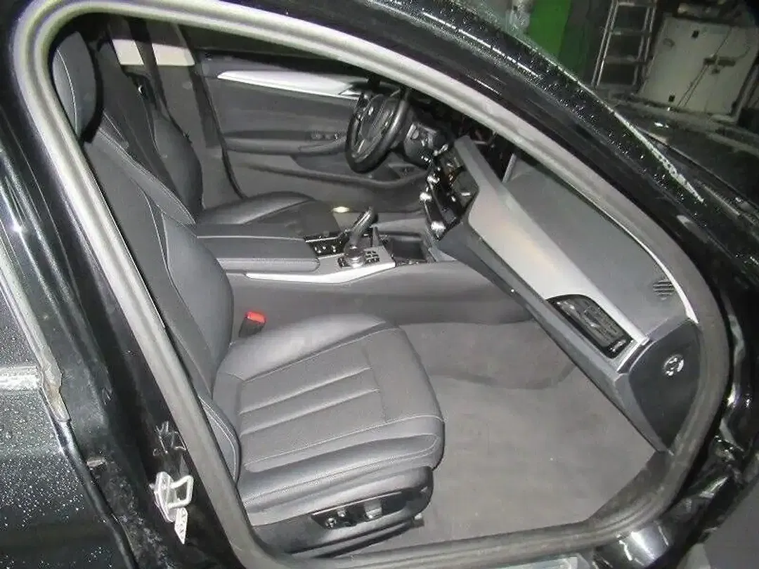 BMW 520 - Thumbnail 9