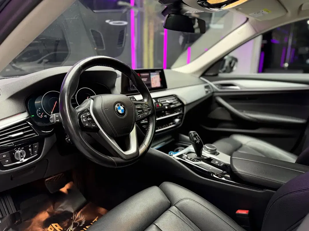 BMW 520 - Thumbnail 9