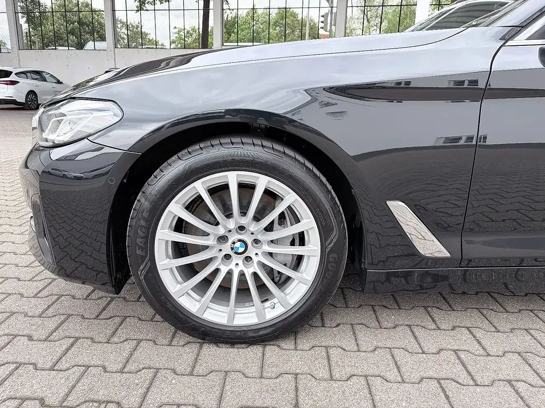 BMW 530 - Thumbnail 9
