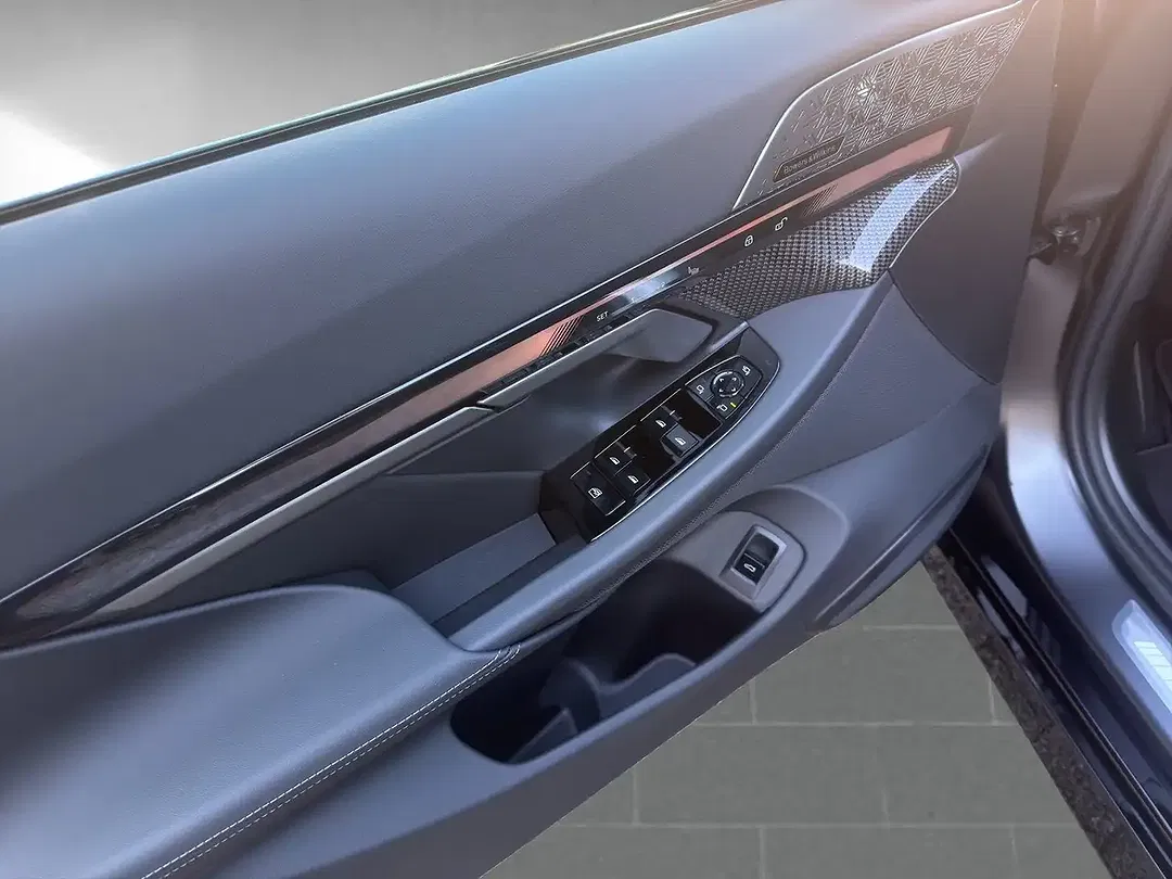 BMW 550 - Thumbnail 10
