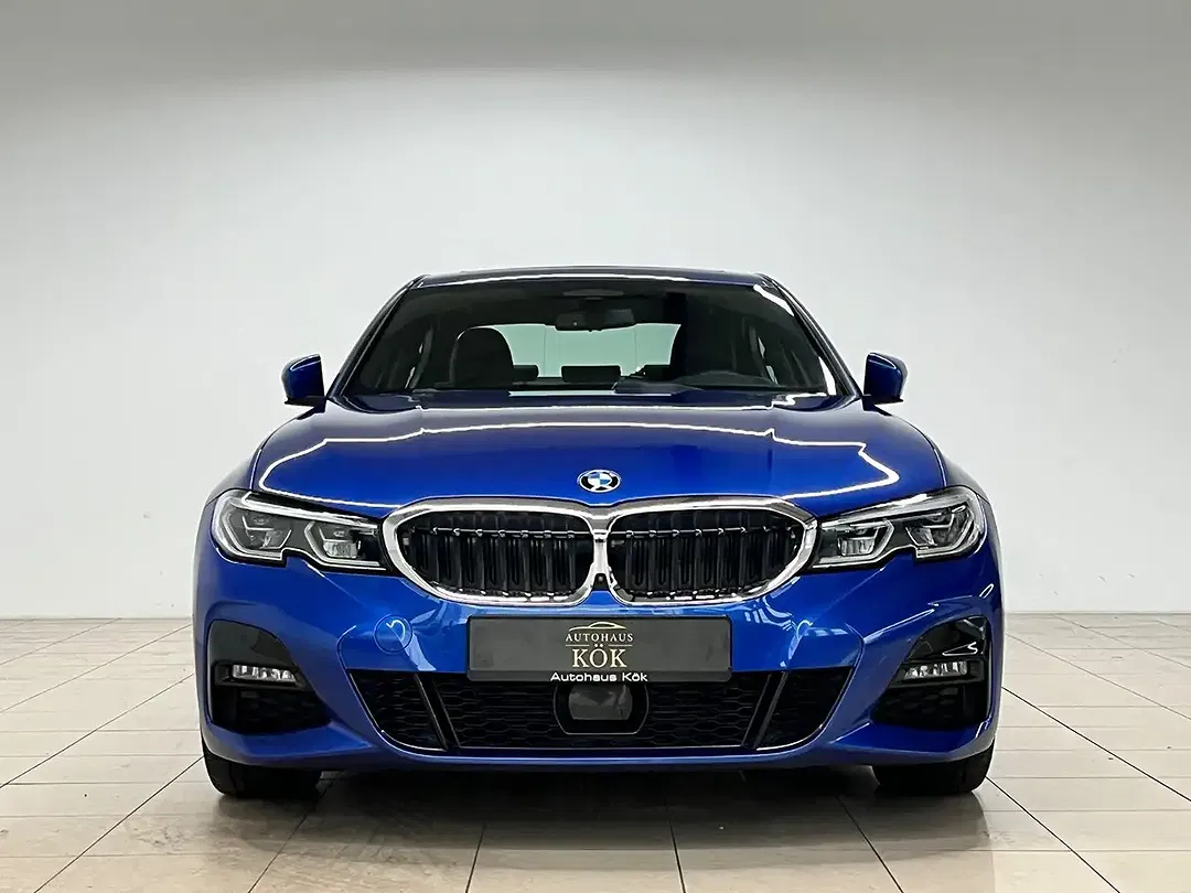 BMW 320 - Thumbnail 3