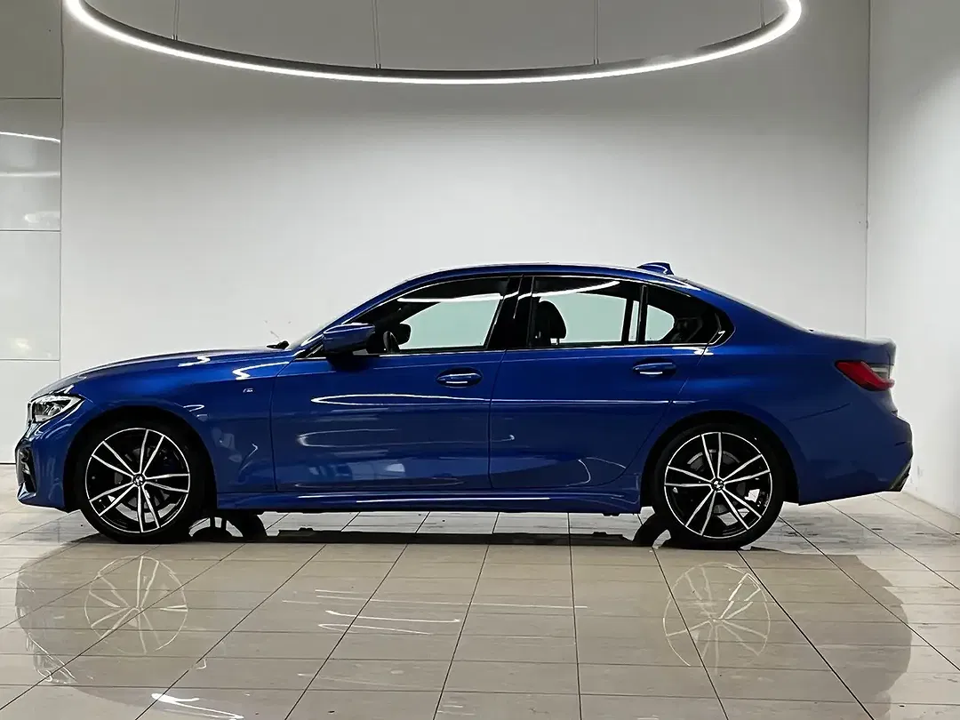 BMW 320 - Thumbnail 5