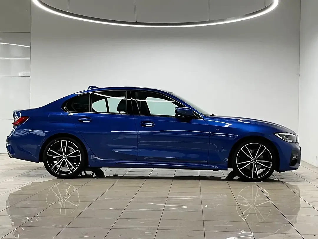 BMW 320 - Thumbnail 9