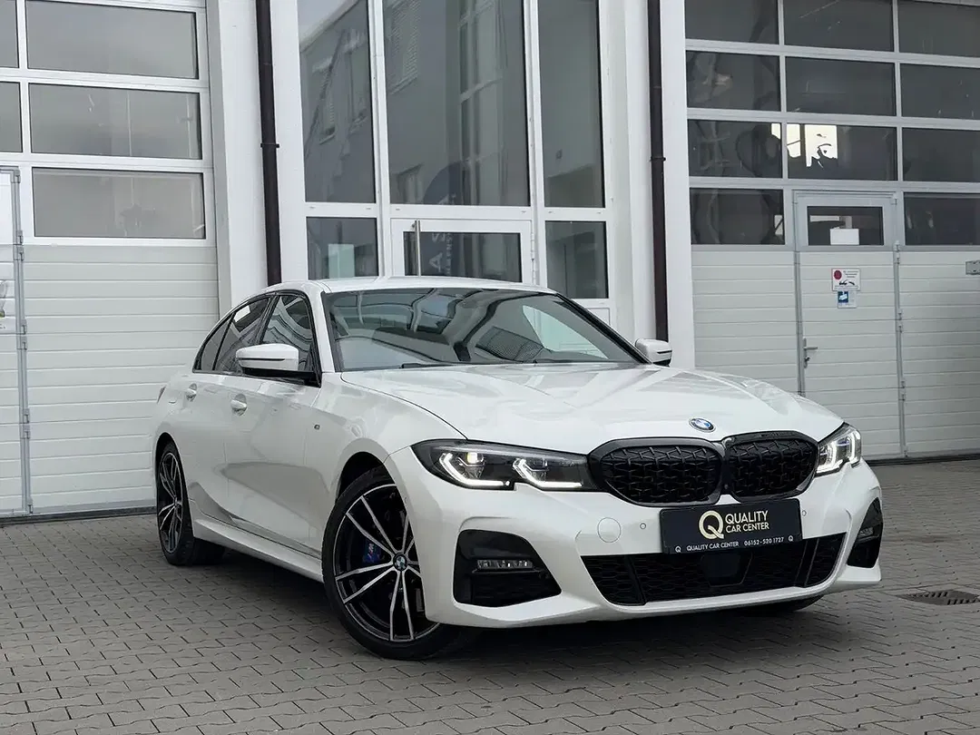 BMW 330 - Thumbnail 1