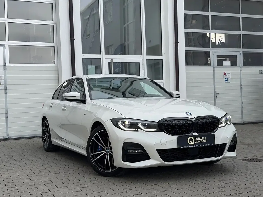 BMW 330 - Afbeelding 1