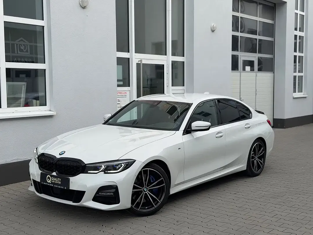 BMW 330 - Thumbnail 2