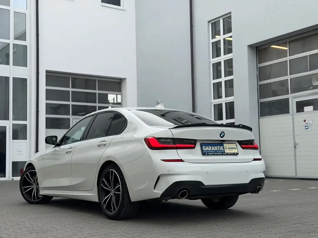 BMW 330 - Thumbnail 4