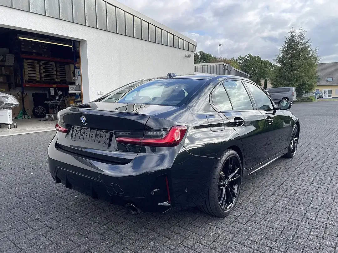 BMW 320 - Thumbnail 4