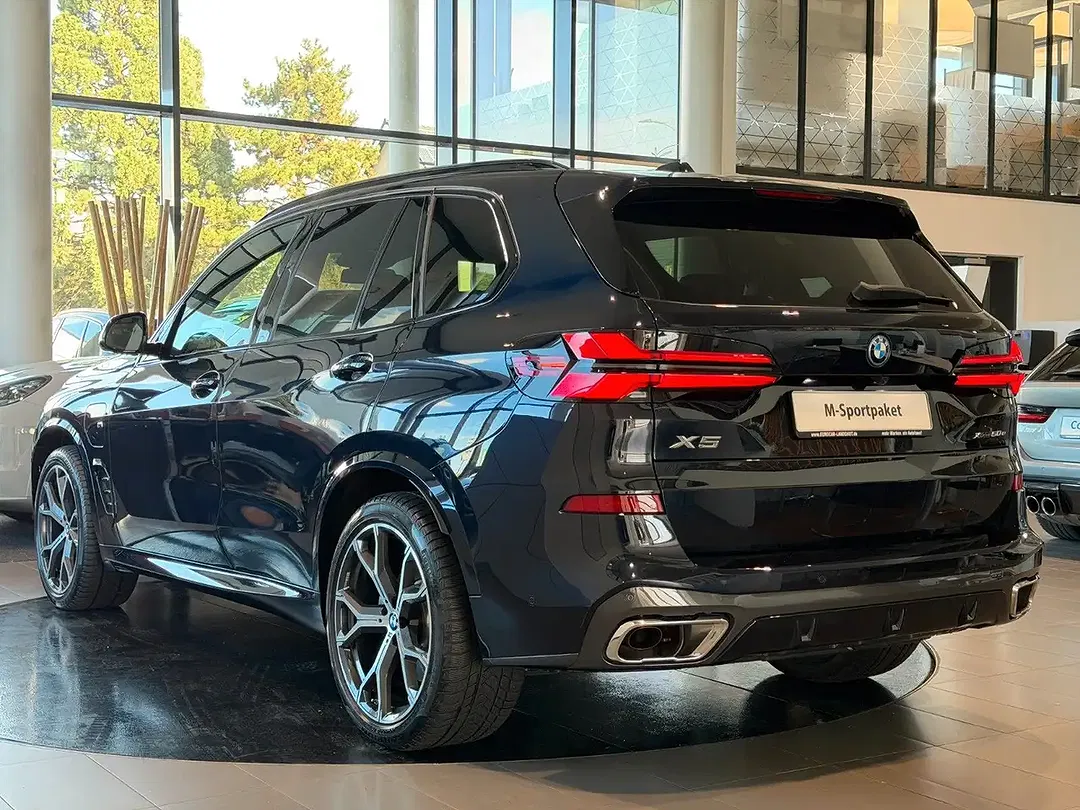 BMW X5 - Thumbnail 2