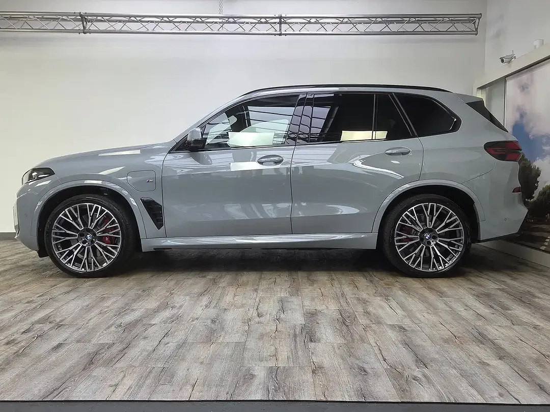 BMW X5 - Thumbnail 3