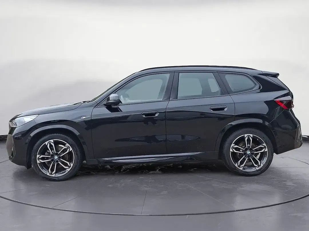 BMW X1 - Thumbnail 3