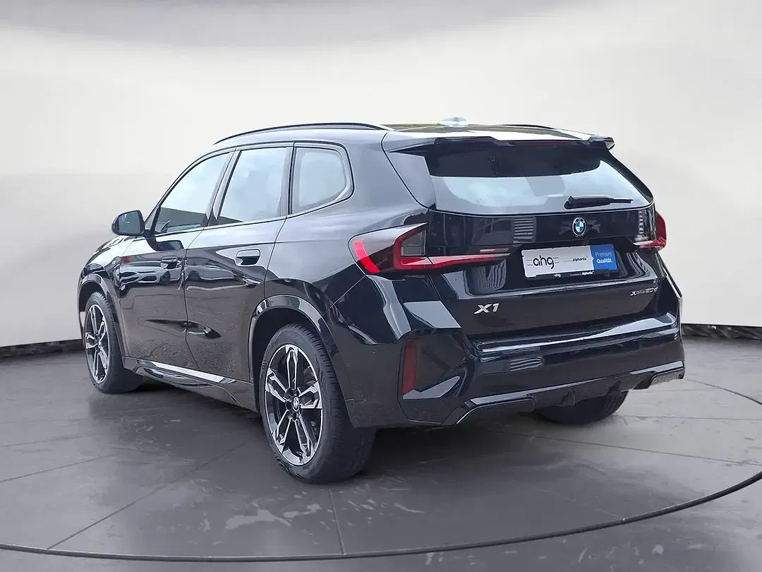 BMW X1 - Thumbnail 4