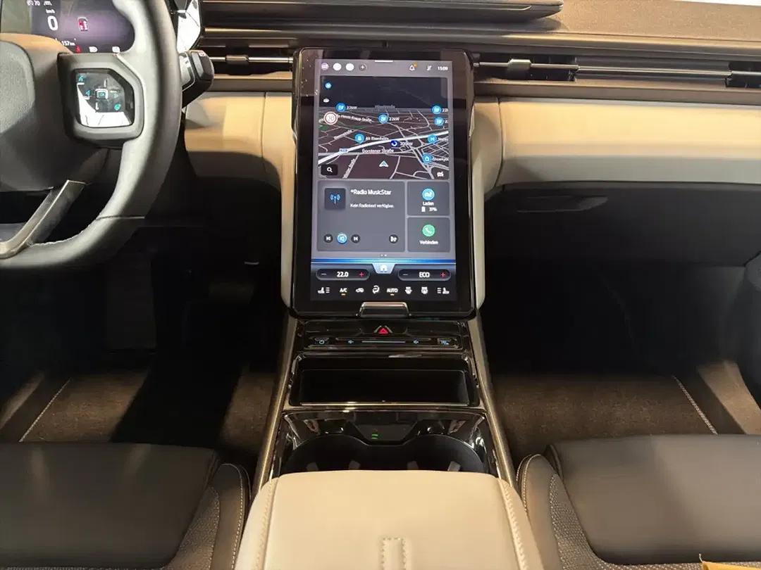 Ford Explorer - Thumbnail 10