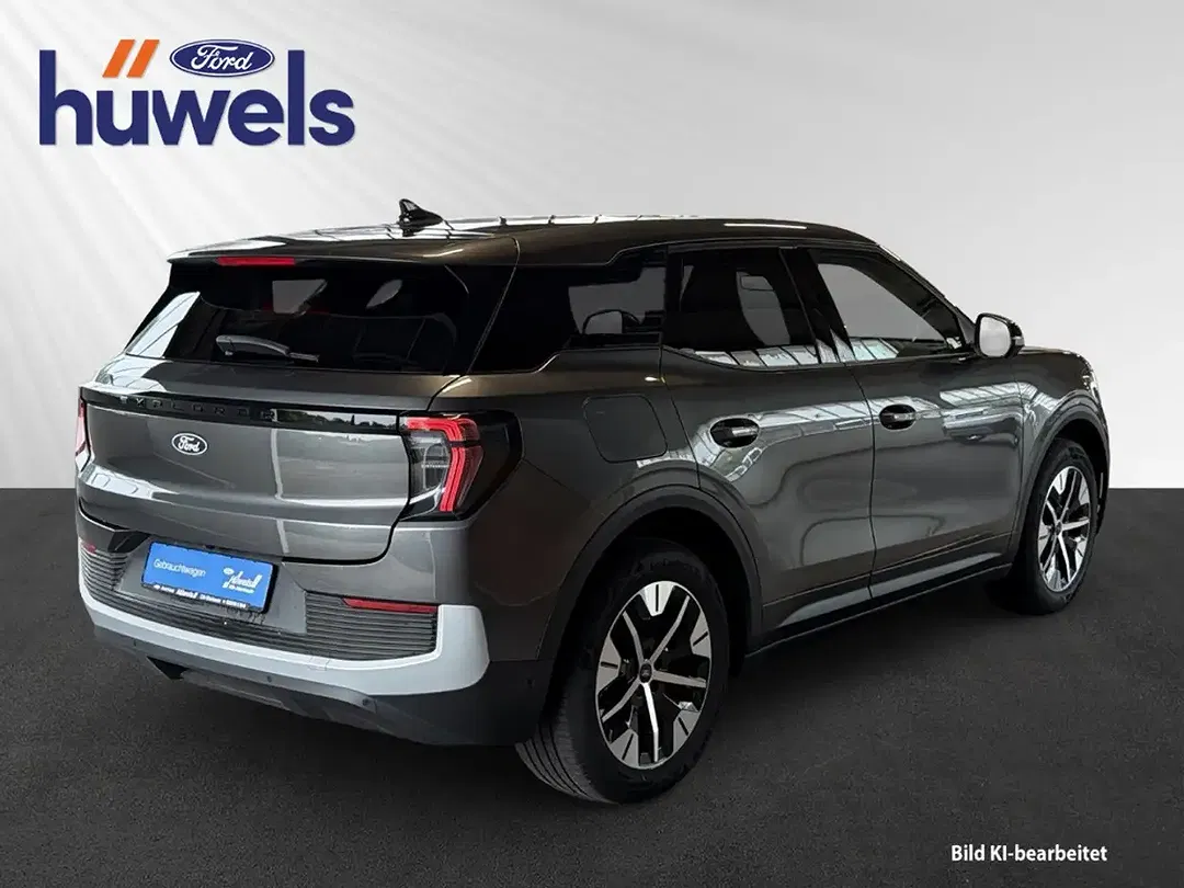 Ford Explorer - Thumbnail 4