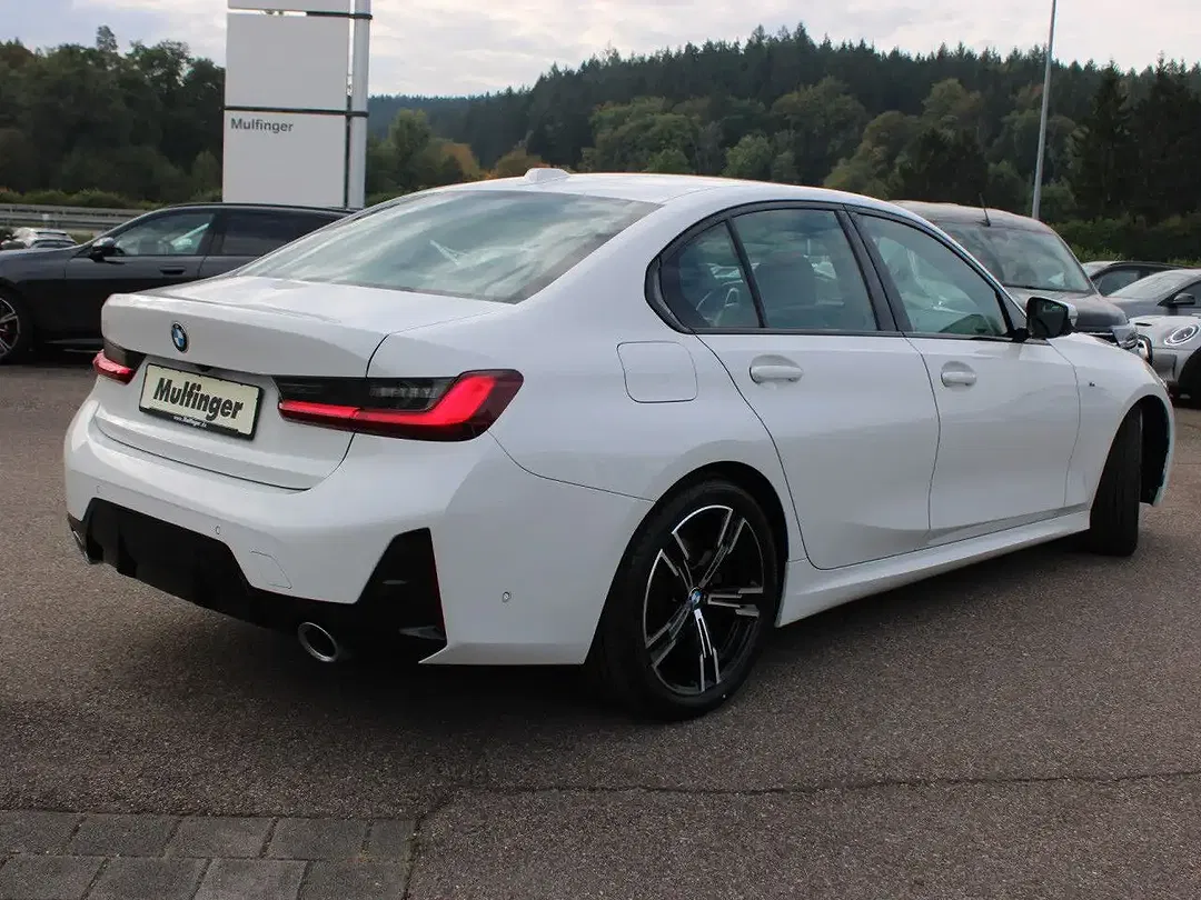 BMW 320 - Thumbnail 5