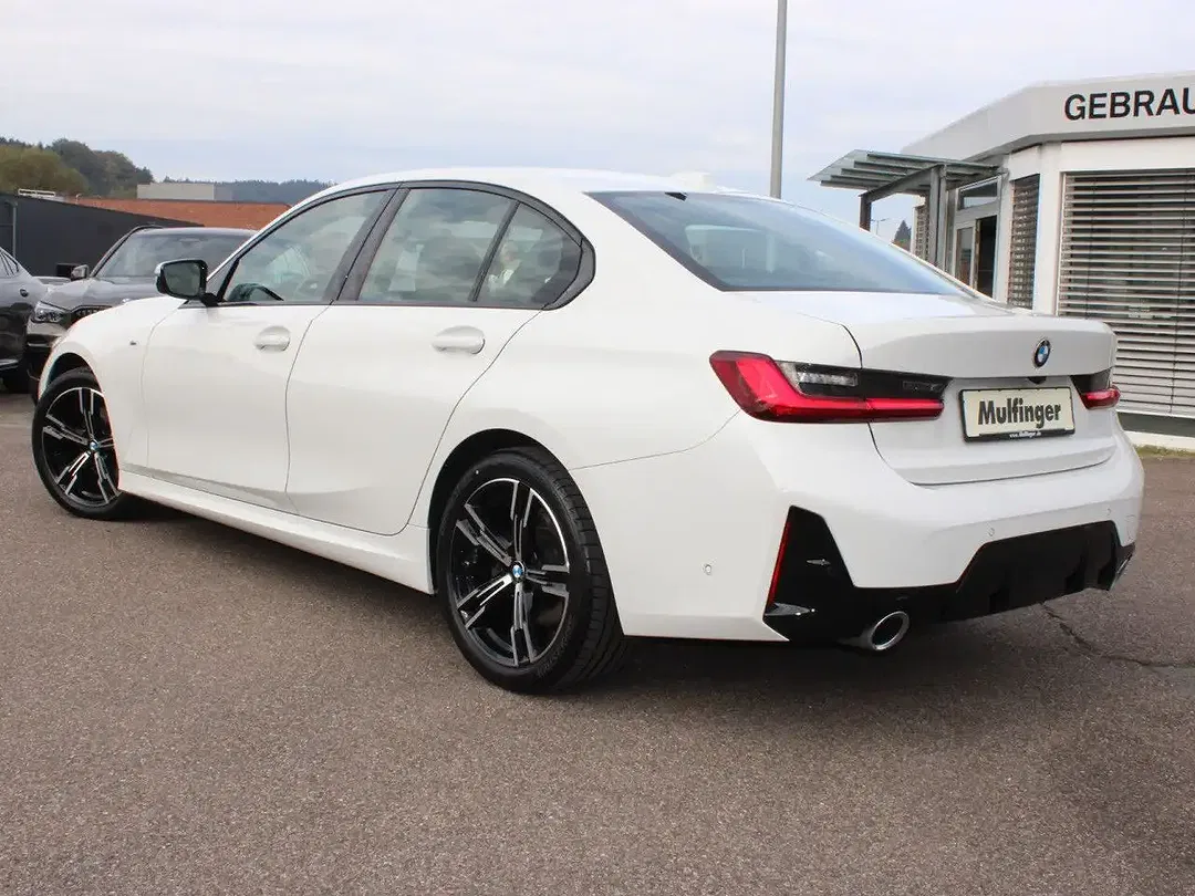 BMW 320 - Thumbnail 6