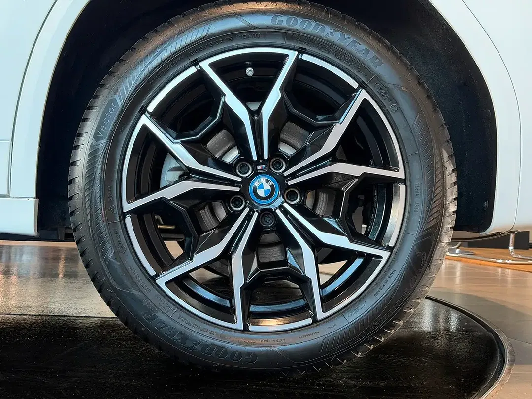BMW X3 - Thumbnail 5