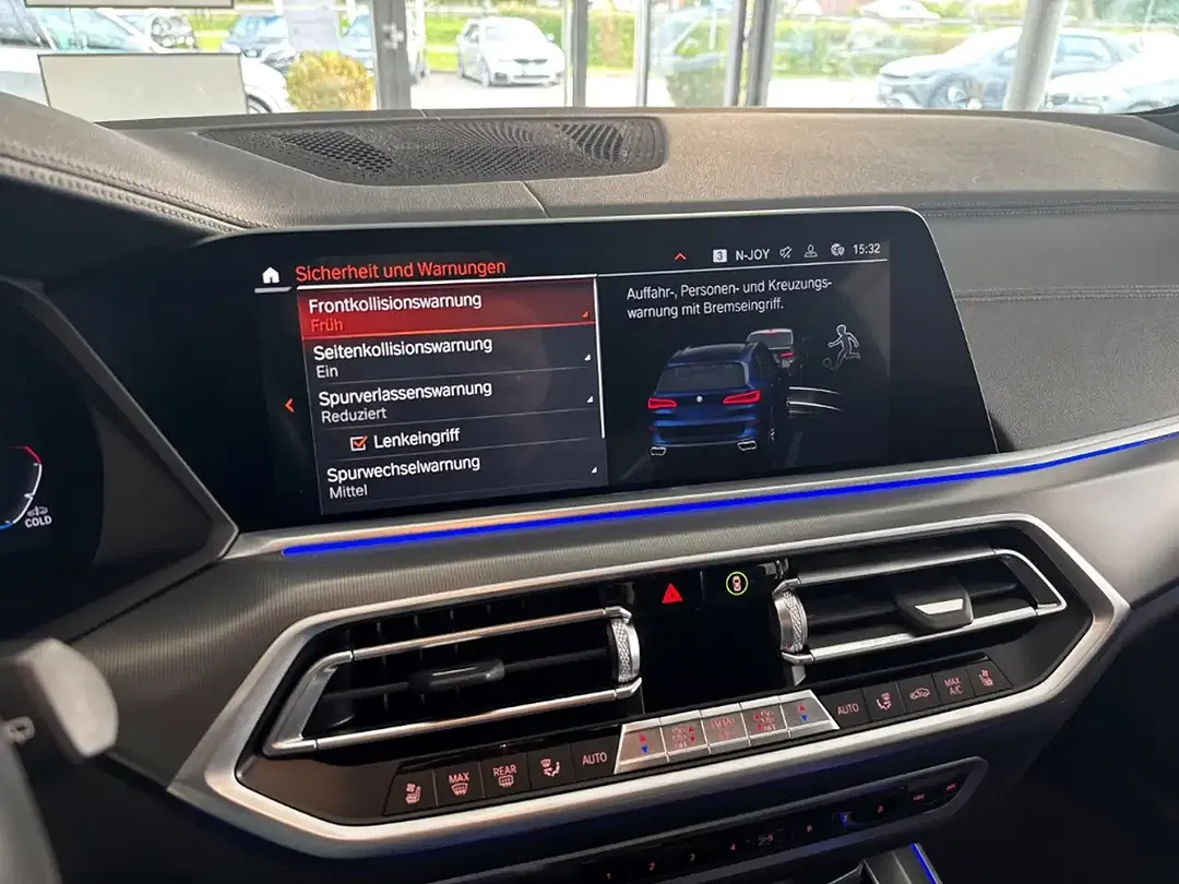 BMW X5 - Thumbnail 11