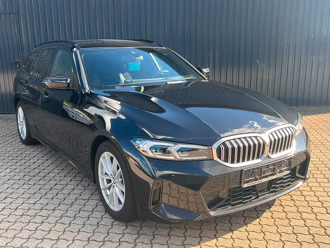 BMW 320 - Thumbnail 3