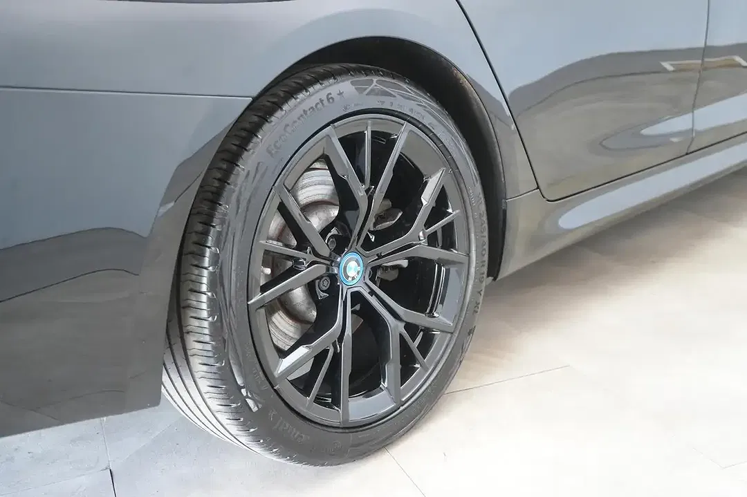 BMW 530 - Thumbnail 10
