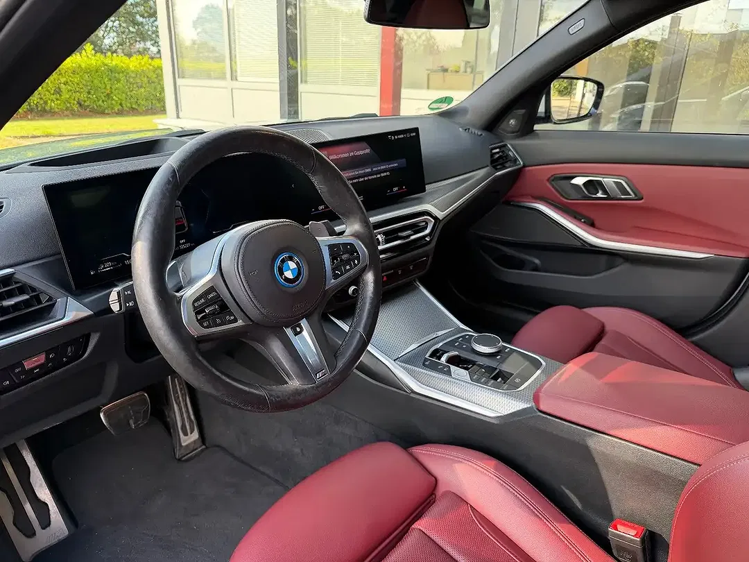 BMW 320 - Thumbnail 8