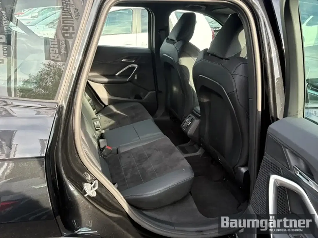 BMW X1 - Thumbnail 11